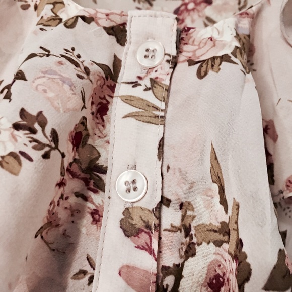 Sheer Floral Ruffle Button Top - Picture 4 of 5